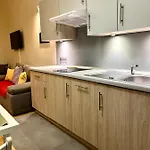 Cheerful Corner Apartment *